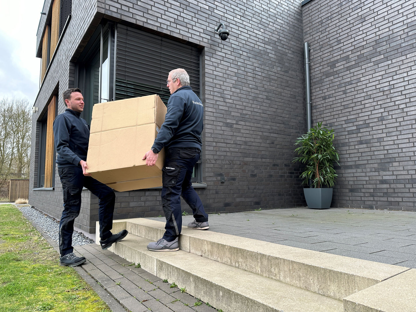 Lieferung ohne Chaos: Verpackungsentfernung für deinen neuen Artikel